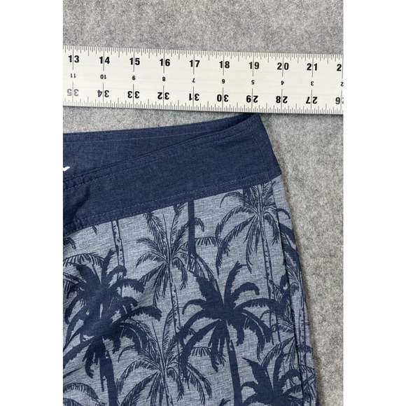 Travis Mathew Board Shorts Mens Size 40 Grey Plam Trees Swimming Vacation Beach - Picture 2 of 12